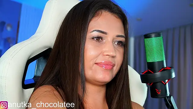 Adel_chocolate_ élő XXX-chatje