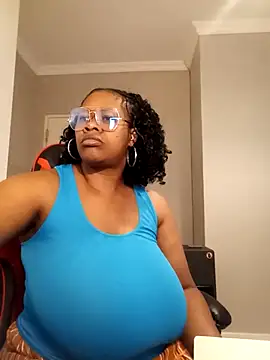 bustylisa1983's Live XXX Chat