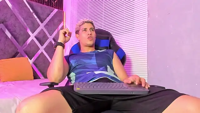 dominic_connor Chat XXX live
