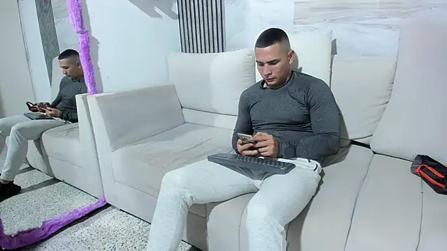 Živý XXX chat dylan_viper