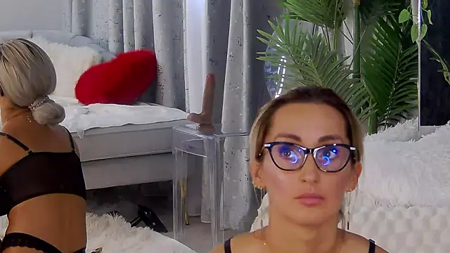 XXX chat uživo modela IsabelleEthan