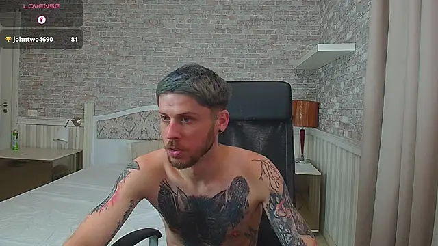 Chat XXX en directo de JonahShaw