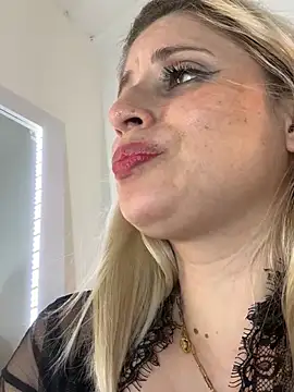 Chat +18 de Adeline_1 ao vivo