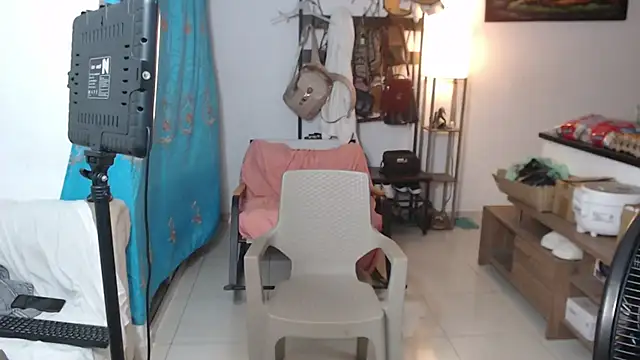 XXX chat uživo modela Dani-brown