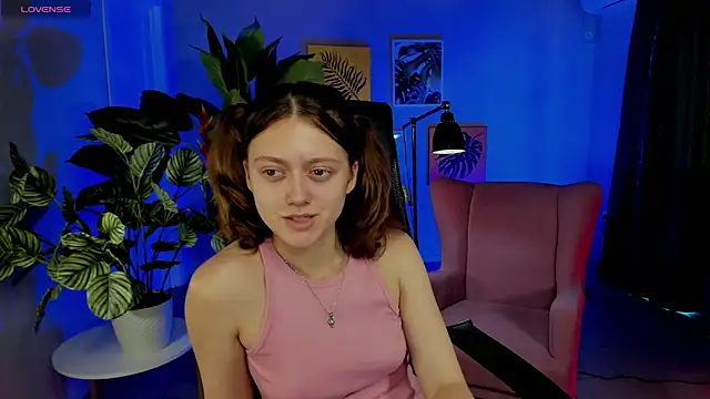 Chat +18 de TunaHolli ao vivo