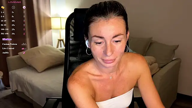 DannaEvan Adlı Modelin Canlı XXX Sohbeti