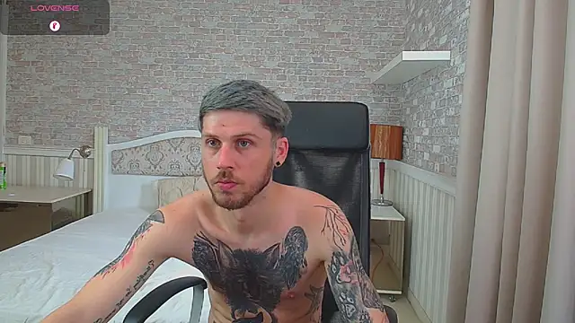 JonahShaw Chat XXX in diretta