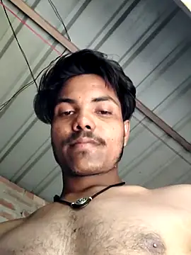 XXX chat uživo modela luck00y
