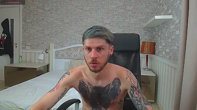 JonahShaw Chat XXX in diretta
