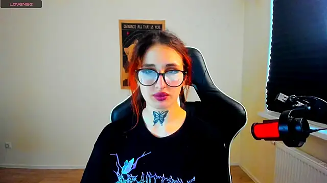 Chat +18 de your_tora ao vivo