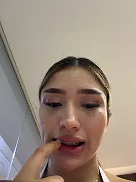 ArianavilladaのライブXXXチャット