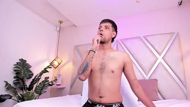 Clarentz Chat XXX live