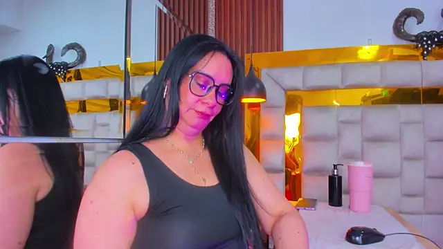 bigass_monic élő XXX-chatje