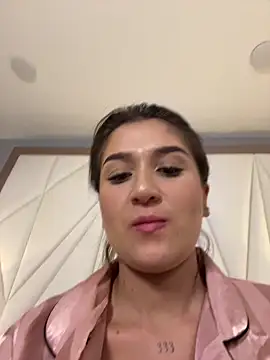 IsabelleMilan's Live XXX Chat