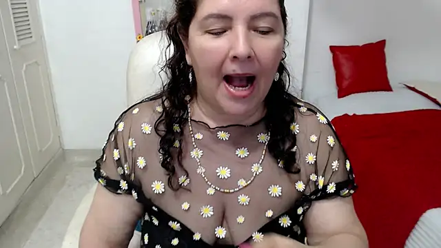 leonela_69's Live XXX Chat