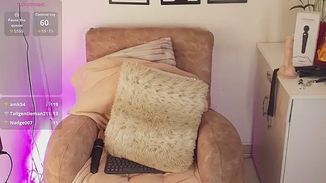 Angelabrowm's Live XXX Chat