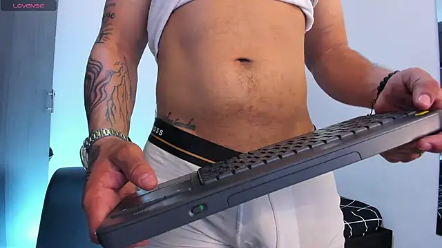 XXX chat uživo modela Benjamin_lich