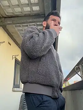 Michel_huge Chat XXX in diretta