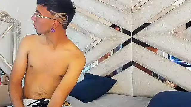 LoganNRose's Live XXX Chat