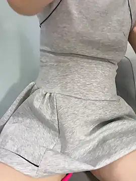 Guea999n Live XXX chat