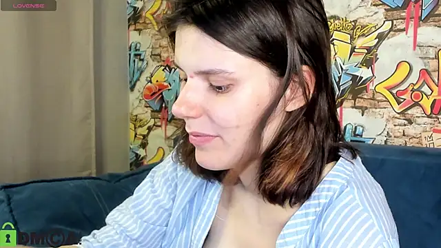 Kira_Be11 Adlı Modelin Canlı XXX Sohbeti