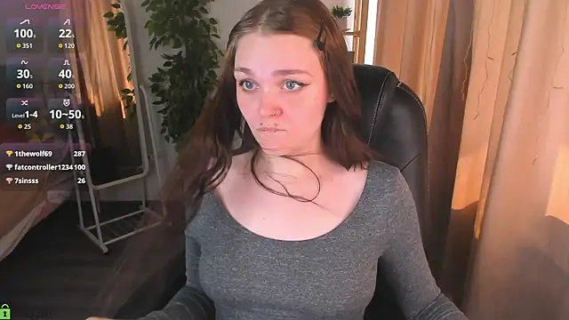 Živý XXX chat Emilly_Hiil