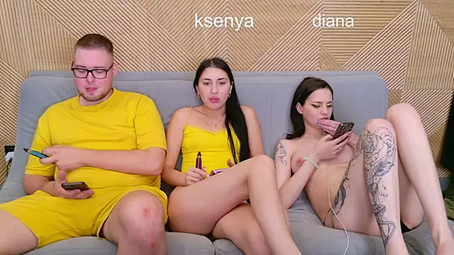 Ksenny Chat XXX live