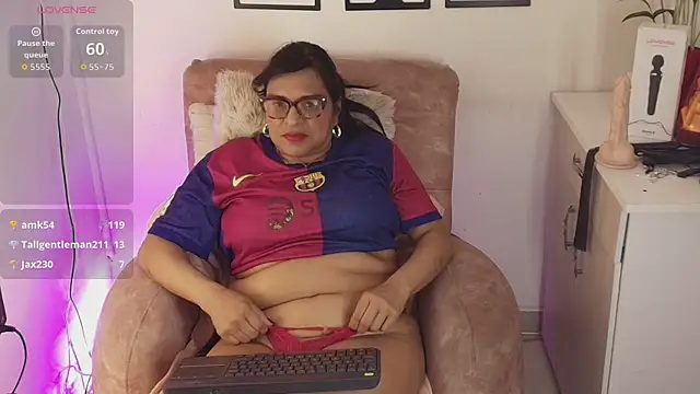 Chat +18 de Angelabrowm ao vivo