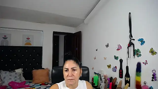 mature_bigboobs10 Adlı Modelin Canlı XXX Sohbeti