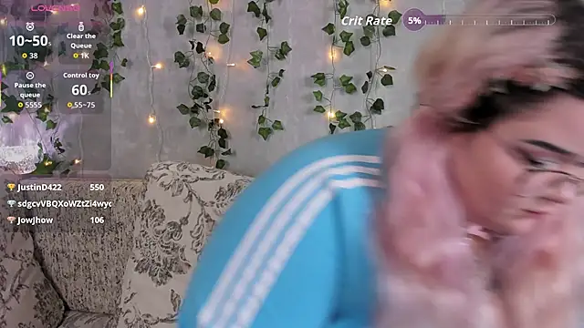 _CandyM1lky_ live XXX chat