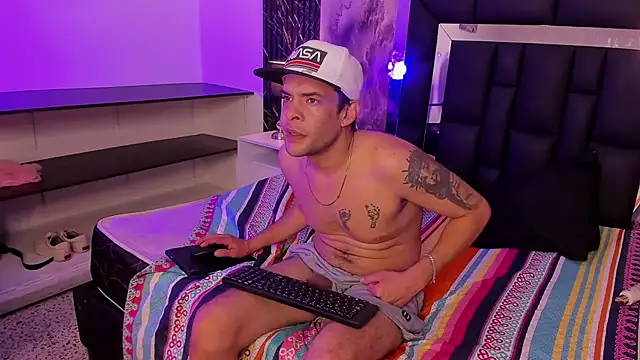 Mia_and_Erick – Live XXX-chat