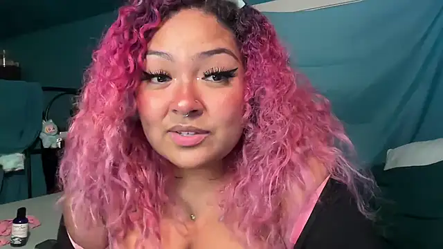 chilepinaaa's Live XXX Chat