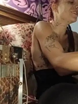 צ'אט XXX בשידור חי של IttyBittyStonie