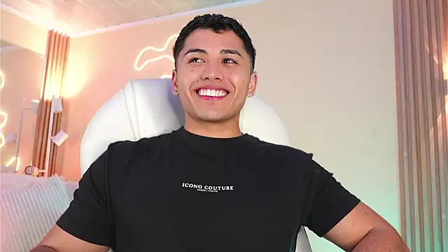 MatiasKorn's Live XXX Chat