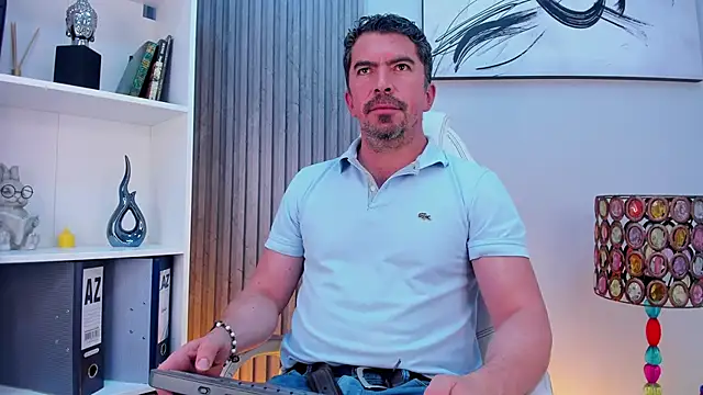 JuanKFit_45's Live XXX Chat