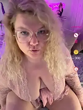 CurvyAnonymousGirl89's Live XXX Chat