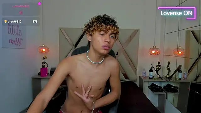Anyelo_Twink 网络视讯表演