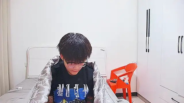 KK-cuteboy Live XXX Chat