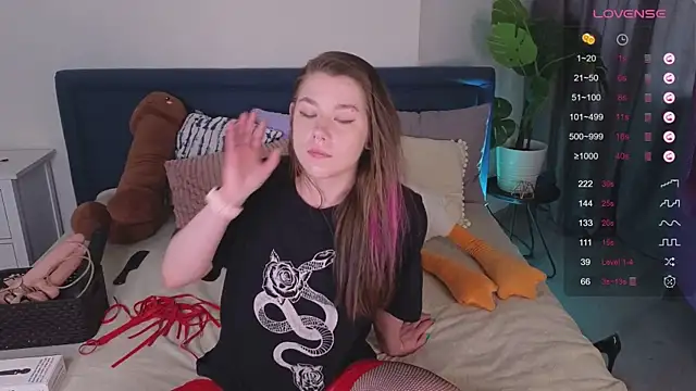 Mira_Falls' Live XXX Chat