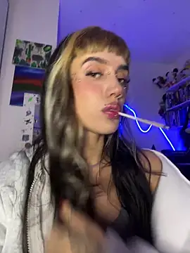 Chat +18 de Newmeshh ao vivo