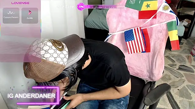 Top_and_bottom's Live XXX Chat