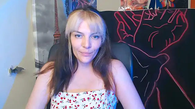 Chatroom XXX en direct de VanessaRey_