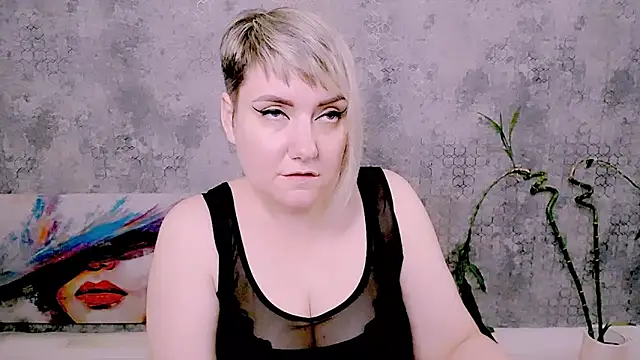 Djullia Live XXX-chat
