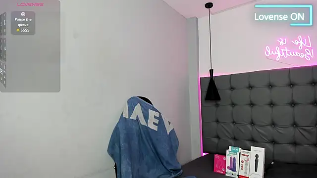Chatroom XXX en direct de scarletcherry18