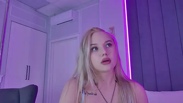 Sky_Cutie Chat XXX in diretta