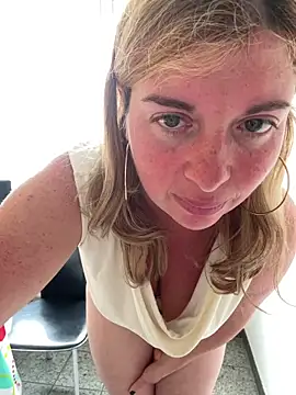 Lombada Adlı Modelin Canlı XXX Sohbeti