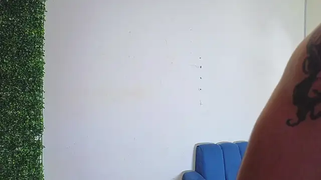 دردشة Demitryo الجنسية المباشرة