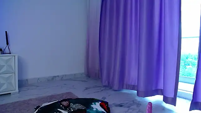 RavenFoxxy Chat XXX live