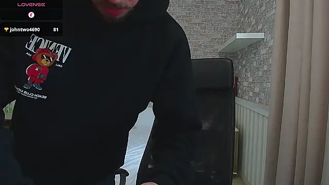 Chatroom XXX en direct de JonahShaw