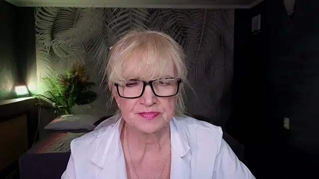 Chat +18 de Dr_Mireille ao vivo